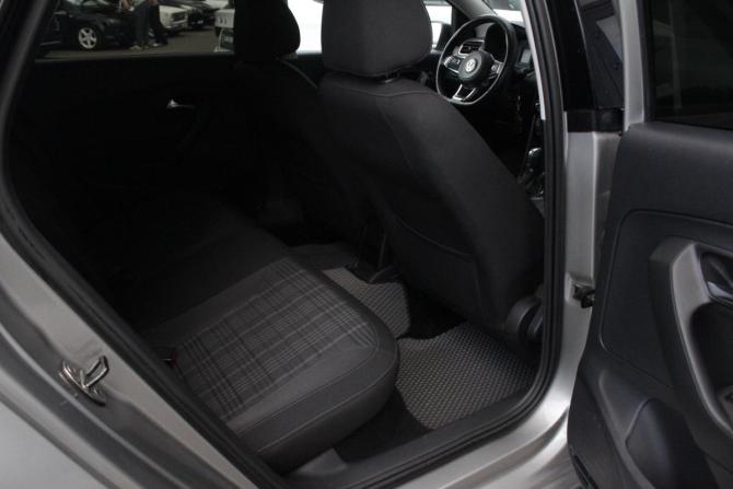Volkswagen Polo V Рестайлинг с пробегом 2018 года, цена 1 550 000 рублей, 101059 км, седан, Автокод Объявления