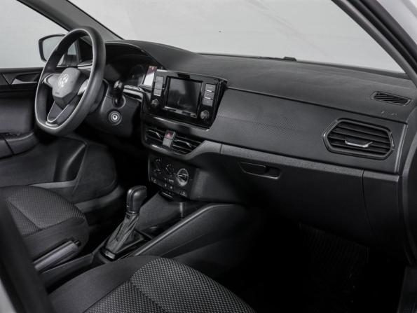 Volkswagen Polo VI с пробегом 2022 года, цена 1 644 000 рублей, 32688 км, лифтбек, Автокод Объявления