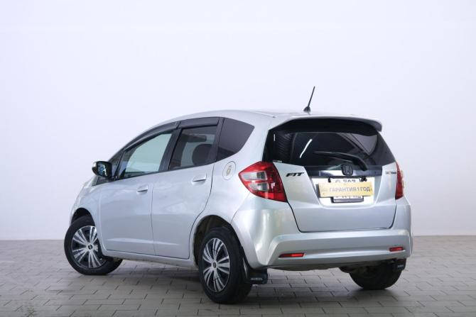 Honda Fit II с пробегом 2010 года, цена 529 000 рублей, 566000 км, хэтчбек, Автокод Объявления