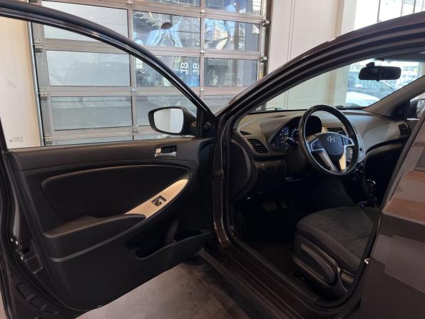 Hyundai Solaris I Рестайлинг с пробегом 2016 года, цена 1 336 000 рублей, 106000 км, седан, Автокод Объявления