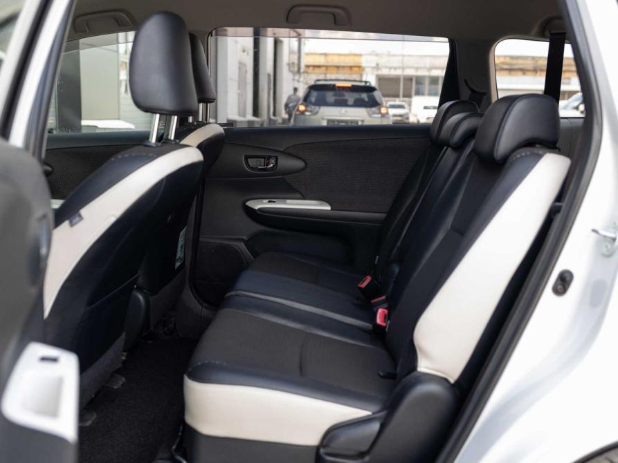 Toyota Wish II Рестайлинг Новосибирск  - изображение 19