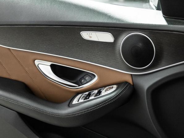 Mercedes-Benz C-Класс IV (W205) Рестайлинг с пробегом 2018 года, цена 2 965 000 рублей, 110339 км, седан, Автокод Объявления