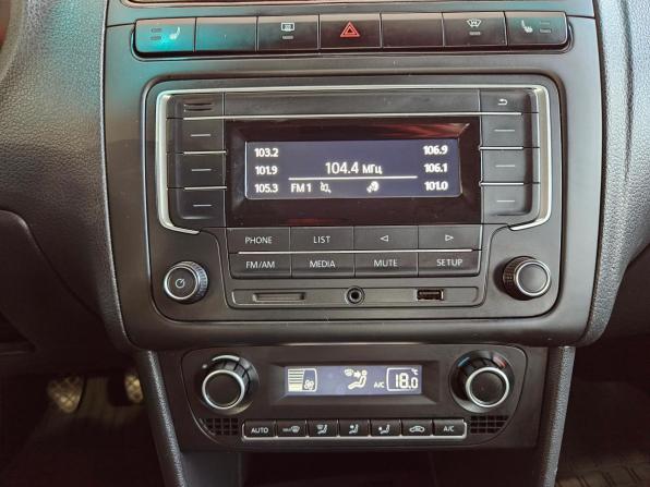 Volkswagen Polo V Рестайлинг с пробегом 2015 года, цена 1 079 000 рублей, 121315 км, седан, Автокод Объявления