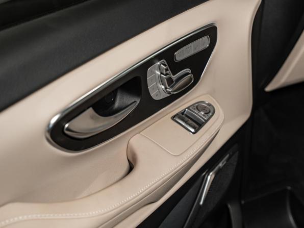 Mercedes-Benz V-Класс III (W447) Рестайлинг 2 с пробегом 2024 года, цена 14 317 000 рублей, 100 км, минивэн, Автокод Объявления