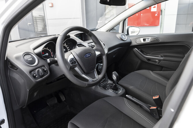 Ford Fiesta Mk6 Рестайлинг с пробегом 2016 года, цена 895 000 рублей, 85973 км, седан, Автокод Объявления