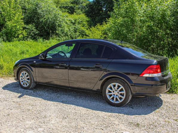 Opel Astra H Рестайлинг с пробегом 2009 года, цена 531 000 рублей, 177000 км, седан, Автокод Объявления