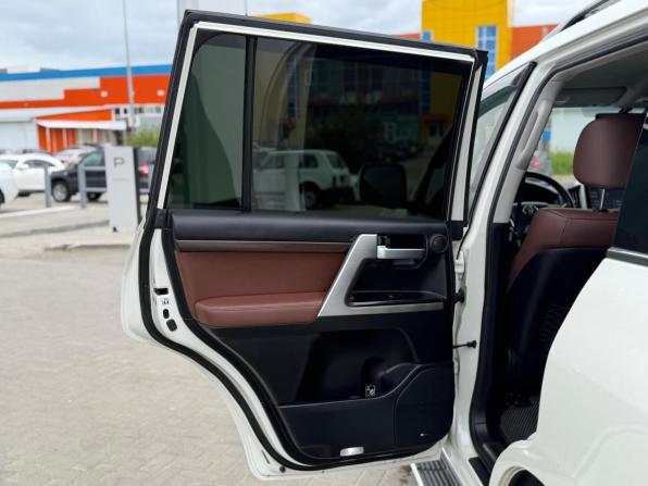 Toyota Land Cruiser 200 Series Рестайлинг 2 с пробегом 2016 года, цена 5 600 000 рублей, 157244 км, внедорожник, Автокод Объявления