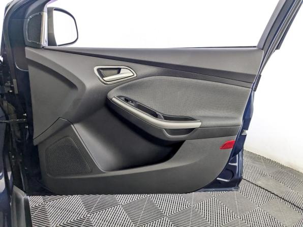 Ford Focus III с пробегом 2012 года, цена 900 000 рублей, 71132 км, седан, Автокод Объявления