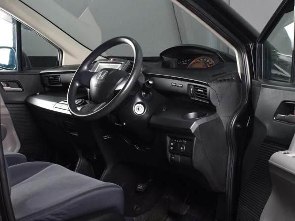 Honda Freed I с пробегом 2010 года, цена 994 995 рублей, 103672 км, компактвэн, Автокод Объявления