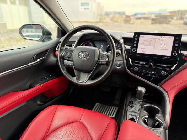 Toyota Camry VIII (XV70) Рестайлинг с пробегом 2022 года, цена 2 555 000 рублей, 99000 км, седан, Автокод Объявления