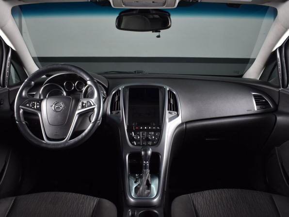 Opel Astra J Рестайлинг с пробегом 2013 года, цена 829 995 рублей, 150733 км, хэтчбек, Автокод Объявления