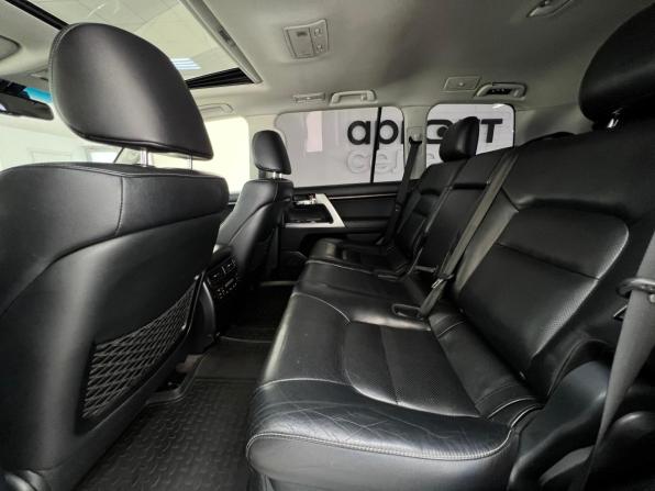Toyota Land Cruiser 200 Series Рестайлинг 1 с пробегом 2013 года, цена 3 800 000 рублей, 218223 км, внедорожник, Автокод Объявления