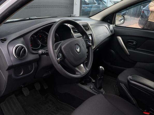 Renault Sandero II с пробегом 2015 года, цена 879 000 рублей, 32182 км, хэтчбек, Автокод Объявления