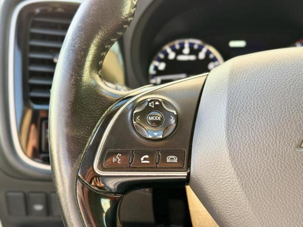 Mitsubishi Outlander III Рестайлинг 2 с пробегом 2015 года, цена 1 765 000 рублей, 125879 км, внедорожник, Автокод Объявления