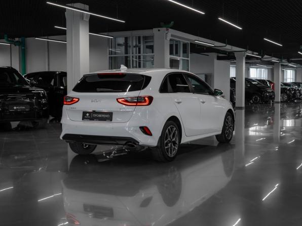 Kia Ceed III Рестайлинг с пробегом 2022 года, цена 2 360 000 рублей, 56000 км, хэтчбек, Автокод Объявления