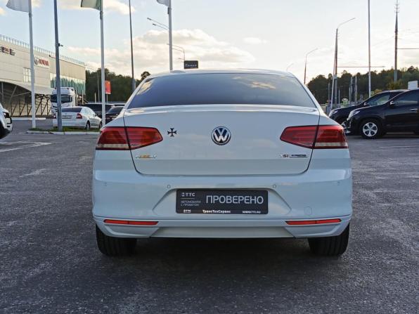 Volkswagen Passat B8 с пробегом 2016 года, цена 1 365 000 рублей, 199632 км, седан, Автокод Объявления