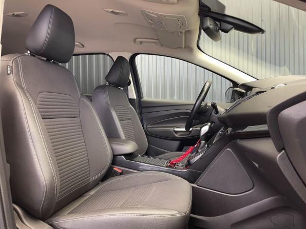 Ford Kuga II Рестайлинг с пробегом 2017 года, цена 1 607 000 рублей, 116600 км, внедорожник, Автокод Объявления