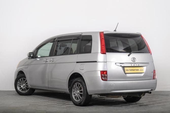 Toyota ISis I Рестайлинг с пробегом 2009 года, цена 1 229 000 рублей, 135000 км, компактвэн, Автокод Объявления