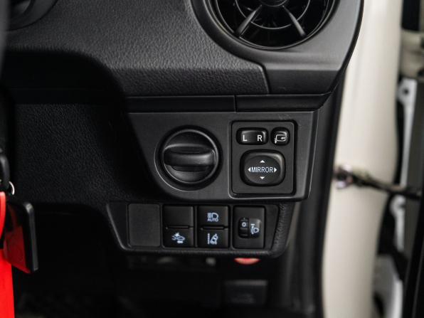 Toyota Corolla XI (E160 E170) Рестайлинг 2 с пробегом 2019 года, цена 1 125 000 рублей, 124084 км, седан, Автокод Объявления