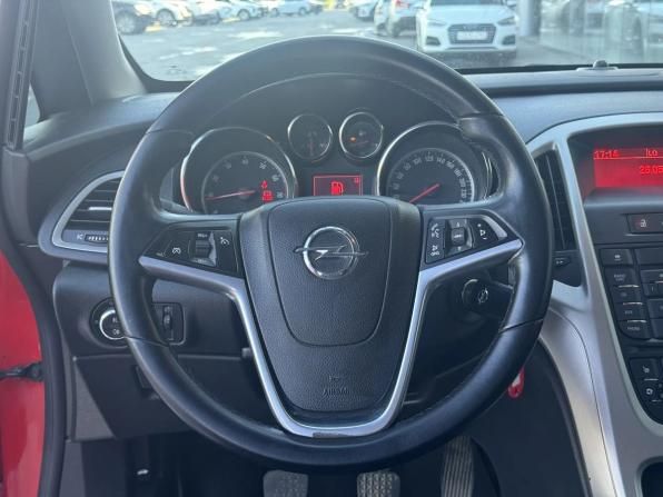 Opel Astra J с пробегом 2011 года, цена 560 000 рублей, 148230 км, хэтчбек, Автокод Объявления