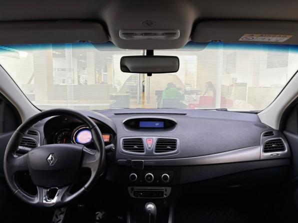Renault Fluence I Рестайлинг с пробегом 2014 года, цена 735 000 рублей, 213124 км, седан, Автокод Объявления