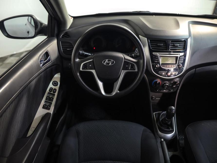 Hyundai Solaris I Санкт-Петербург  - изображение 11