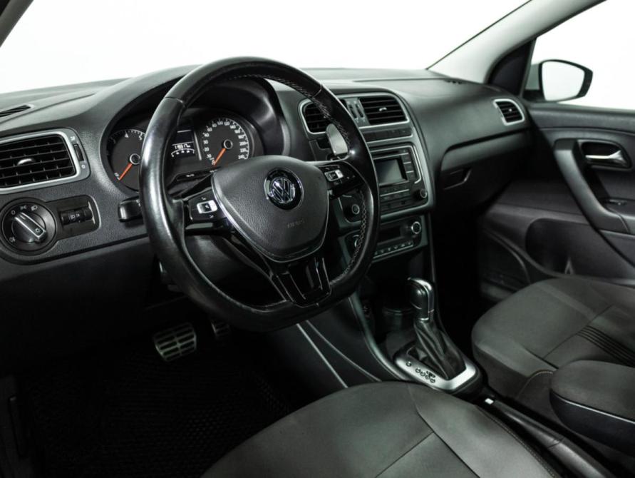 Volkswagen Polo V Рестайлинг Санкт-Петербург  - изображение 11