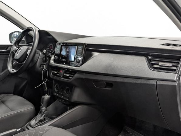 Skoda Rapid II с пробегом 2020 года, цена 1 350 000 рублей, 98059 км, лифтбек, Автокод Объявления