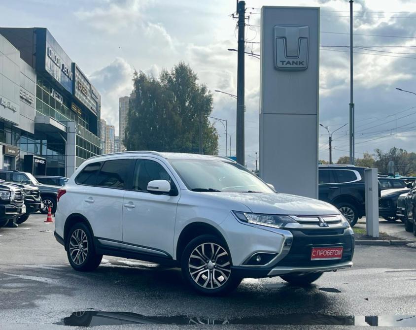 Mitsubishi Outlander III Рестайлинг 3 Санкт-Петербург  - изображение 1