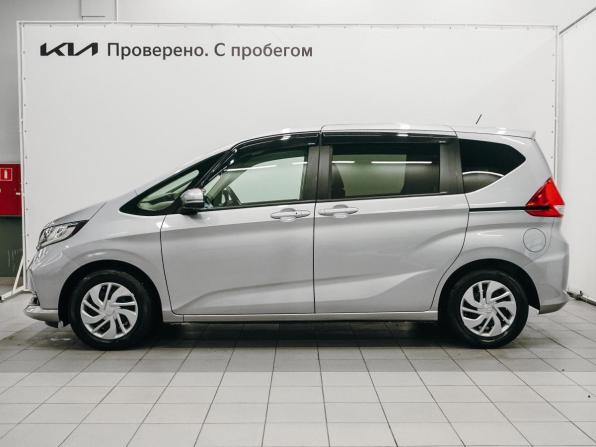 Honda Freed II Рестайлинг с пробегом 2022 года, цена 1 872 000 рублей, 23987 км, компактвэн, Автокод Объявления
