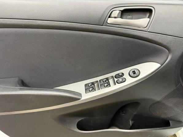 Hyundai Solaris I Рестайлинг с пробегом 2015 года, цена 887 250 рублей, 129445 км, седан, Автокод Объявления