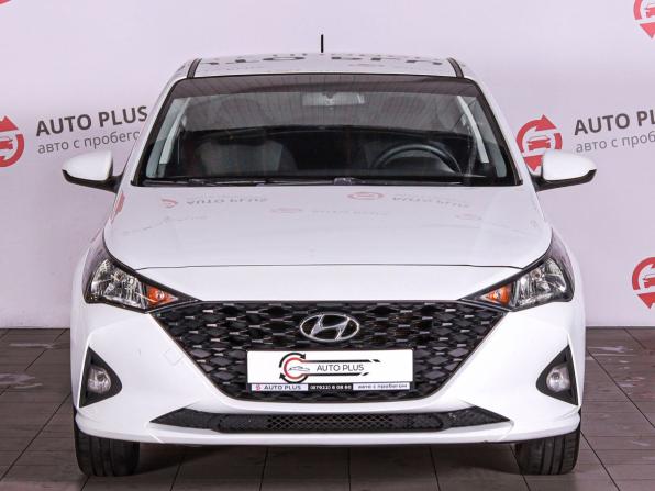 Hyundai Solaris II с пробегом 2020 года, цена 1 380 000 рублей, 62850 км, седан, Автокод Объявления