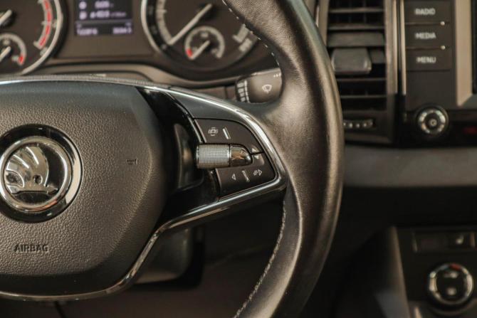 Skoda Karoq I с пробегом 2021 года, цена 2 229 000 рублей, 122800 км, внедорожник, Автокод Объявления