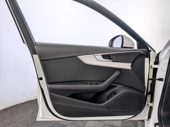 Audi A4 V (B9) Рестайлинг с пробегом 2022 года, цена 3 590 000 рублей, 39147 км, седан, Автокод Объявления