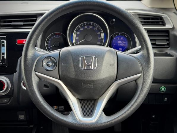 Honda Fit III с пробегом 2013 года, цена 890 000 рублей, 100572 км, хэтчбек, Автокод Объявления