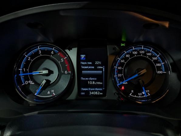 Toyota Hilux VIII Рестайлинг с пробегом 2020 года, цена 5 025 000 рублей, 34078 км, offers.body_type.unknown, Автокод Объявления