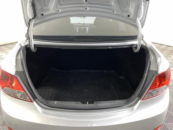 Hyundai Solaris I с пробегом 2012 года, цена 685 000 рублей, 260000 км, хэтчбек, Автокод Объявления