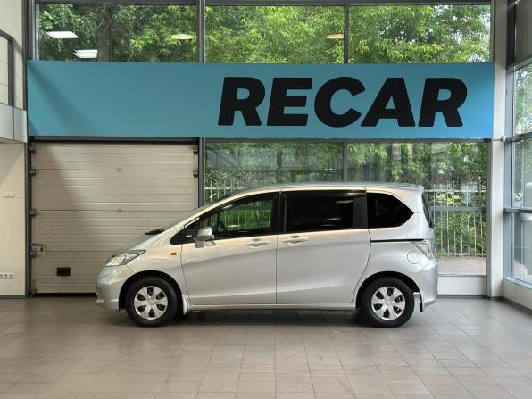 Honda Freed I Рестайлинг с пробегом 2012 года, цена 1 250 000 рублей, 61981 км, компактвэн, Автокод Объявления