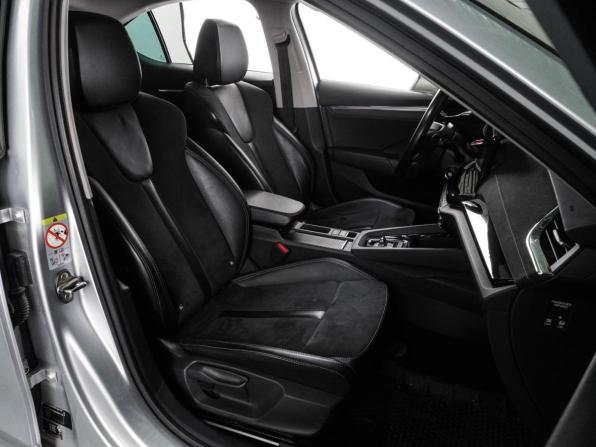 Skoda Octavia IV (A8) с пробегом 2020 года, цена 2 310 000 рублей, 178215 км, лифтбек, Автокод Объявления