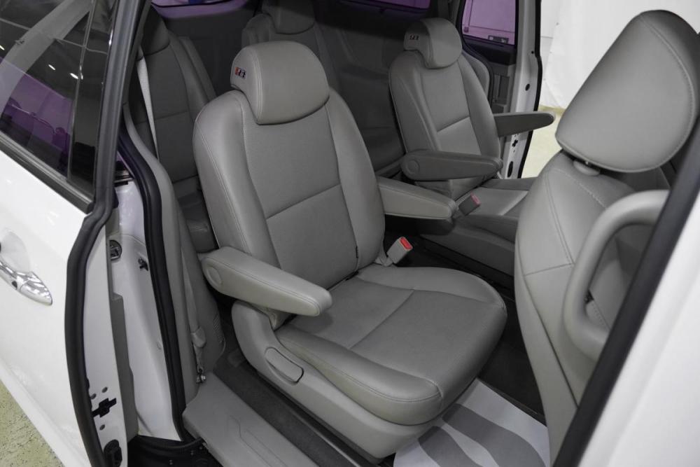 Kia Carnival III Москва  - изображение 15