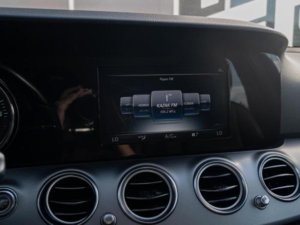 Mercedes-Benz E-Класс V (W213 S213 C238) с пробегом 2018 года, цена 2 200 000 рублей, 278572 км, седан, Автокод Объявления