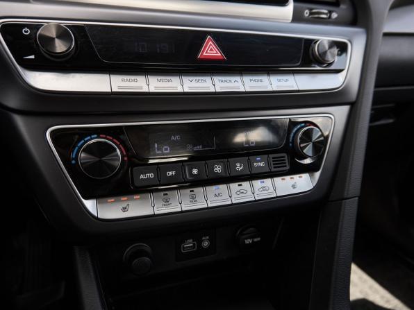 Hyundai Sonata VII (LF) Рестайлинг с пробегом 2018 года, цена 1 942 400 рублей, 104395 км, седан, Автокод Объявления