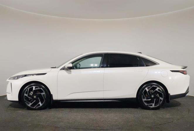 Changan Lamore с пробегом 2023 года, цена 2 290 000 рублей, 43885 км, седан, Автокод Объявления