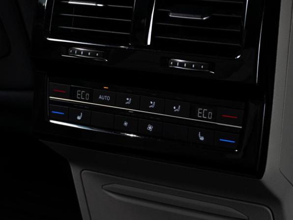 Volkswagen Touareg III с пробегом 2019 года, цена 5 999 000 рублей, 105216 км, внедорожник, Автокод Объявления