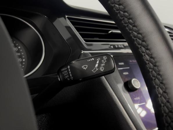 Volkswagen Tiguan II Рестайлинг с пробегом 2021 года, цена 2 388 100 рублей, 190952 км, внедорожник, Автокод Объявления