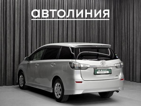 Toyota Wish II Рестайлинг с пробегом 2012 года, цена 1 280 000 рублей, 176000 км, минивэн, Автокод Объявления