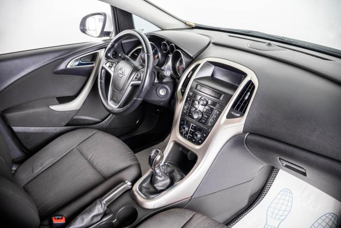 Opel Astra J с пробегом 2010 года, цена 629 000 рублей, 167989 км, хэтчбек, Автокод Объявления