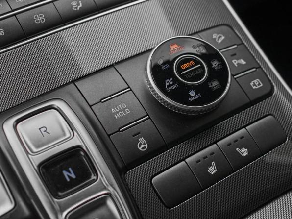 Hyundai Santa Fe IV Рестайлинг с пробегом 2021 года, цена 3 550 000 рублей, 82120 км, внедорожник, Автокод Объявления