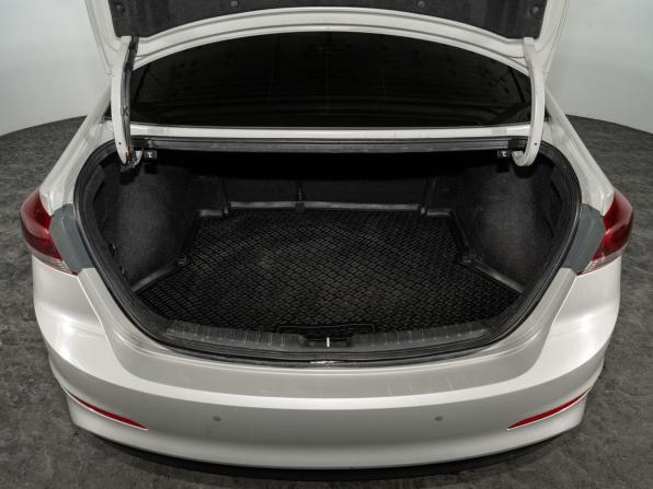 Hyundai Elantra VI (AD) Рестайлинг с пробегом 2018 года, цена 1 300 000 рублей, 204472 км, седан, Автокод Объявления