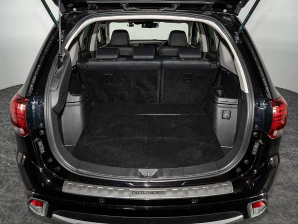 Mitsubishi Outlander III Рестайлинг 2 с пробегом 2018 года, цена 2 380 500 рублей, 125953 км, внедорожник, Автокод Объявления